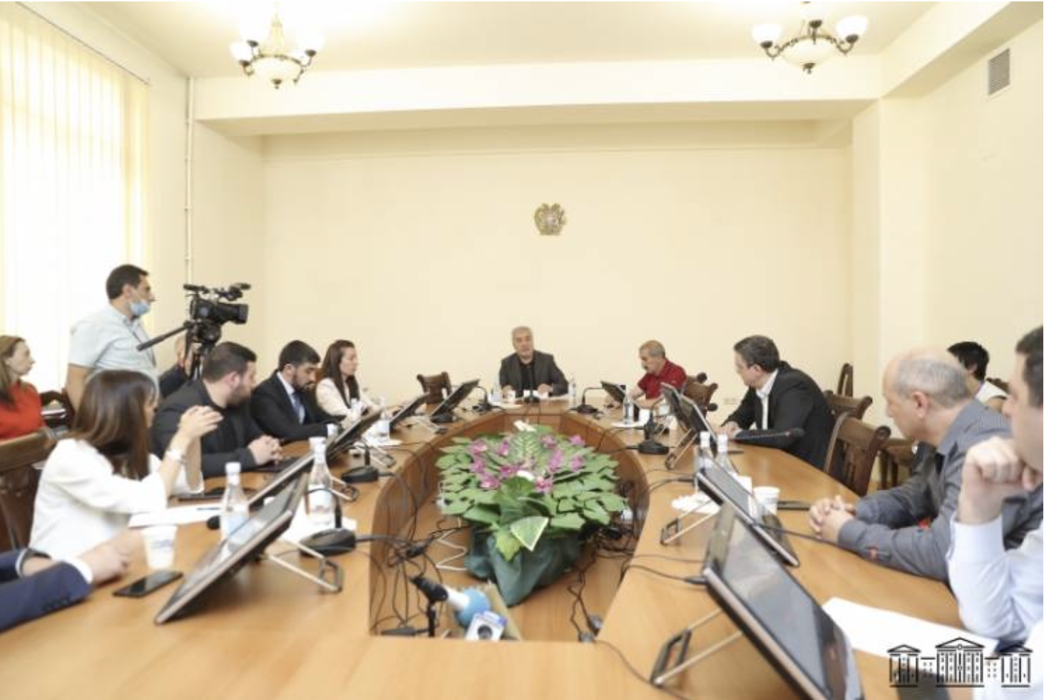 article-image
